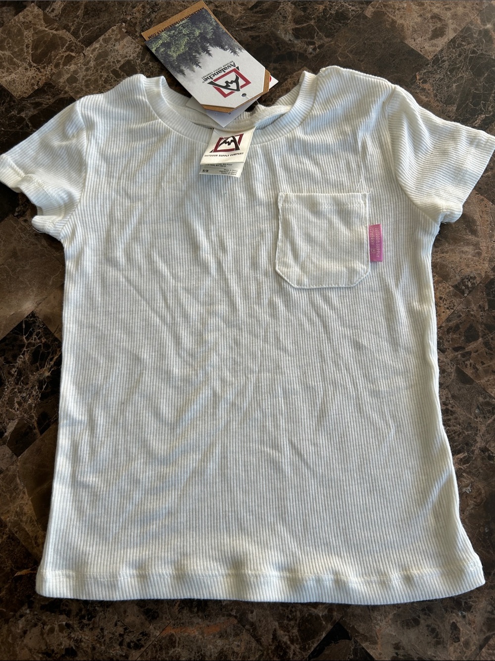NEW 🆕 The Outdoor Supply Girls' Ribbed Pocket Tee - Cream size 5/6 years